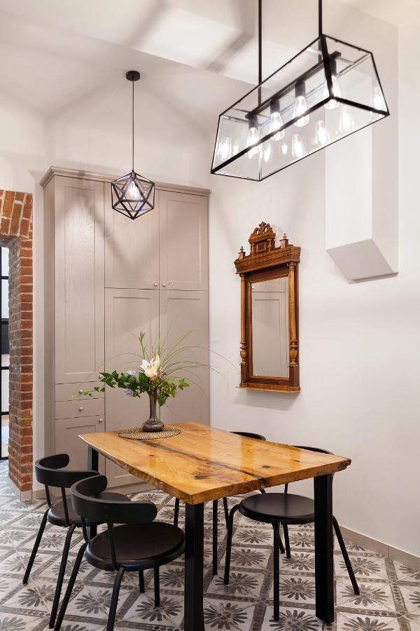 Gallery Art Apartment 利沃夫 外观 照片