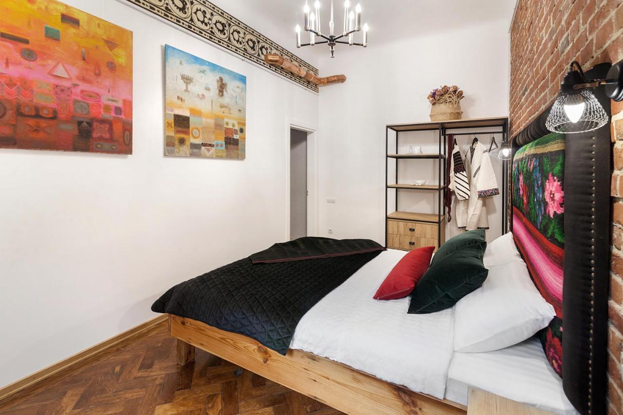 Gallery Art Apartment 利沃夫 外观 照片