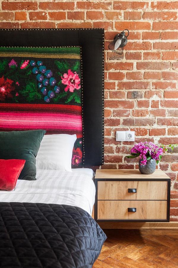 Gallery Art Apartment 利沃夫 外观 照片
